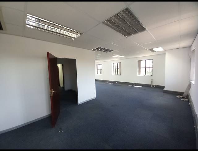 342M² OFFICE TO LET IN BRYANSTON